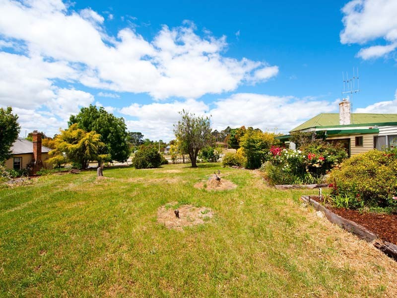 8 Macdonald Street, Clunes VIC 3370