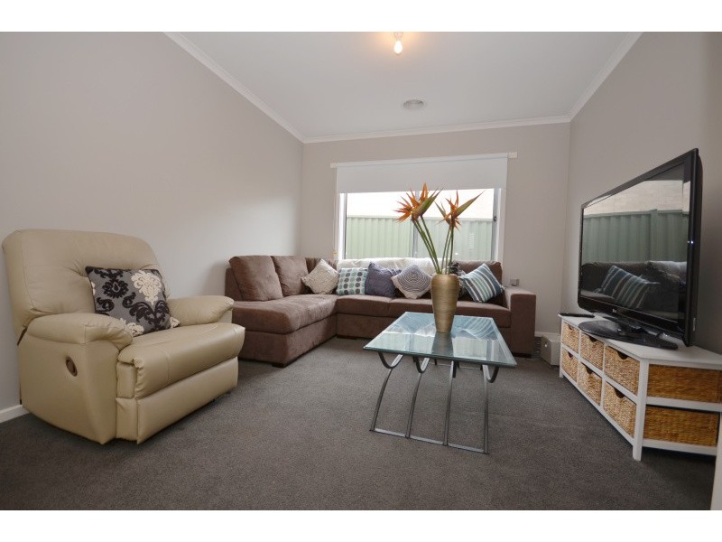 15 Orbost Drive, Miners Rest VIC 3352