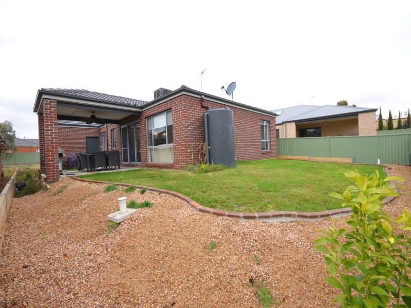 15 Orbost Drive, Miners Rest VIC 3352