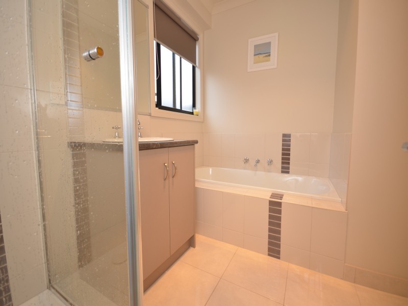 36 Ashwood Gardens, Mitchell Park VIC 3355