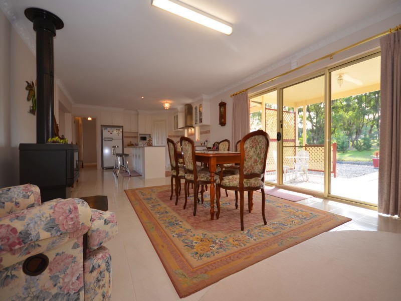 7698 Midland Highway, Magpie VIC 3352