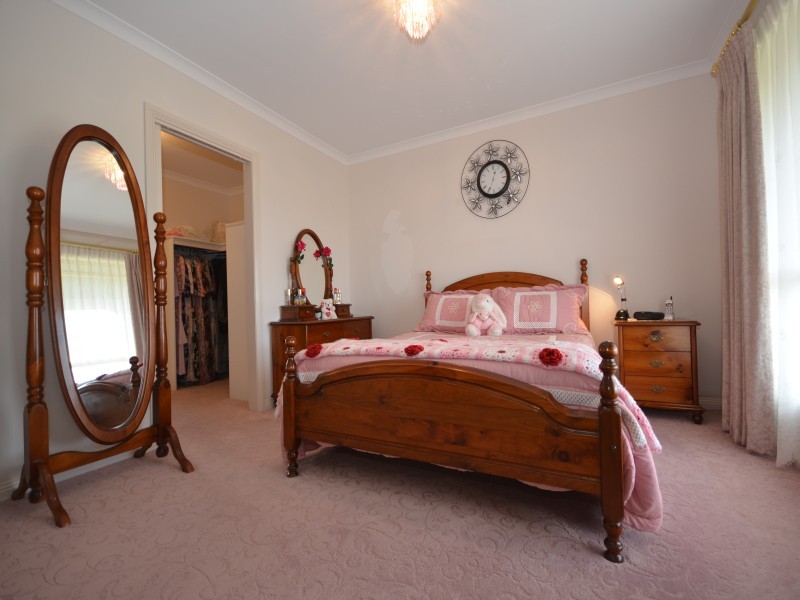 7698 Midland Highway, Magpie VIC 3352