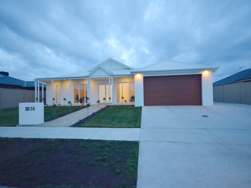 38 Cuzens Road, Alfredton VIC 3350