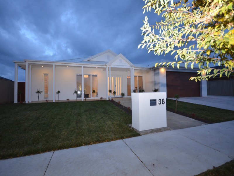 38 Cuzens Road, Alfredton VIC 3350