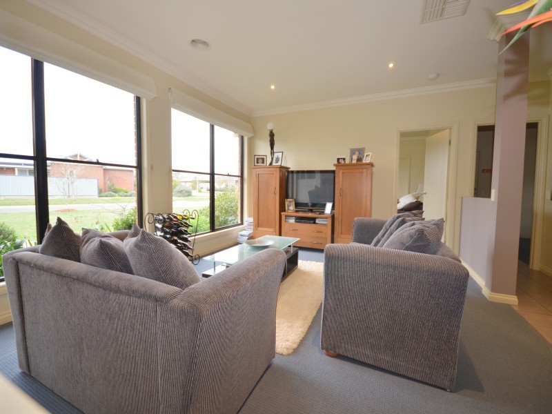 26 Boulevarde Drive, Alfredton VIC 3350