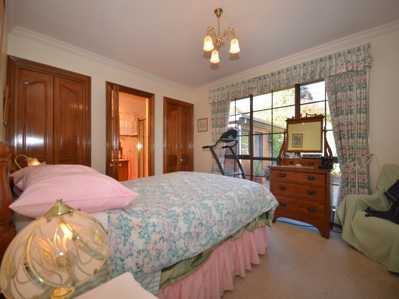 124 Finlay Street, Brown Hill VIC 3350