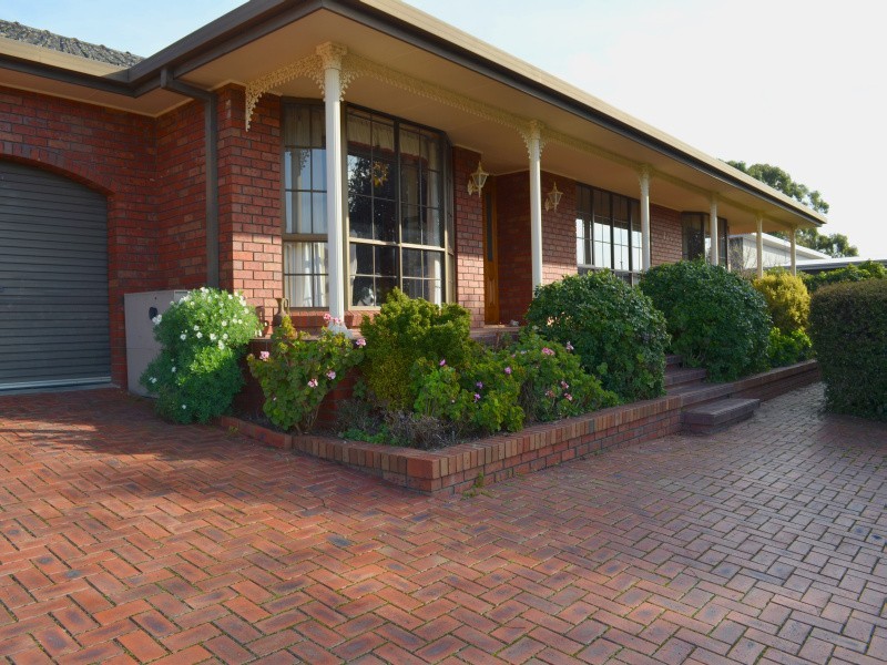 124 Finlay Street, Brown Hill VIC 3350