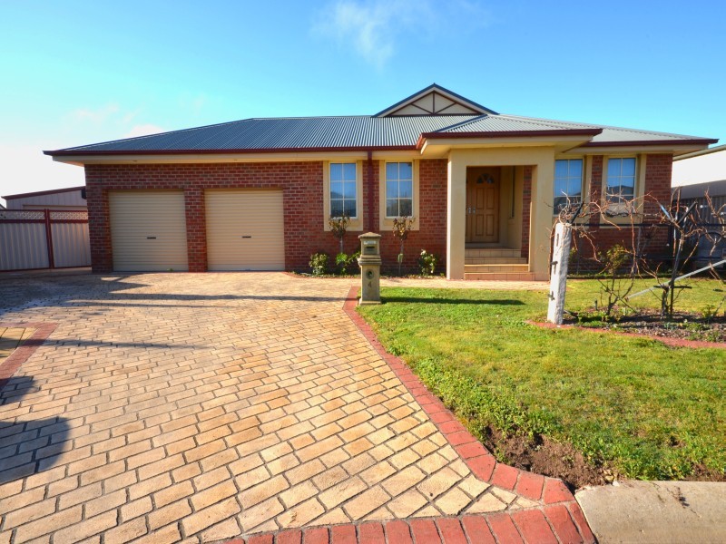4 Sylvan Court, Delacombe VIC 3356