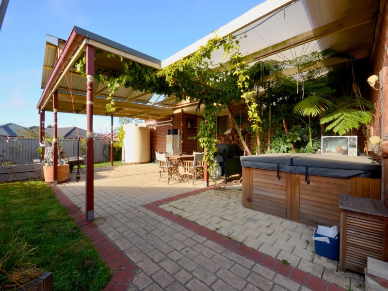 4 Sylvan Court, Delacombe VIC 3356