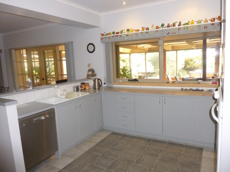 36 James Court, Smythes Creek VIC 3351