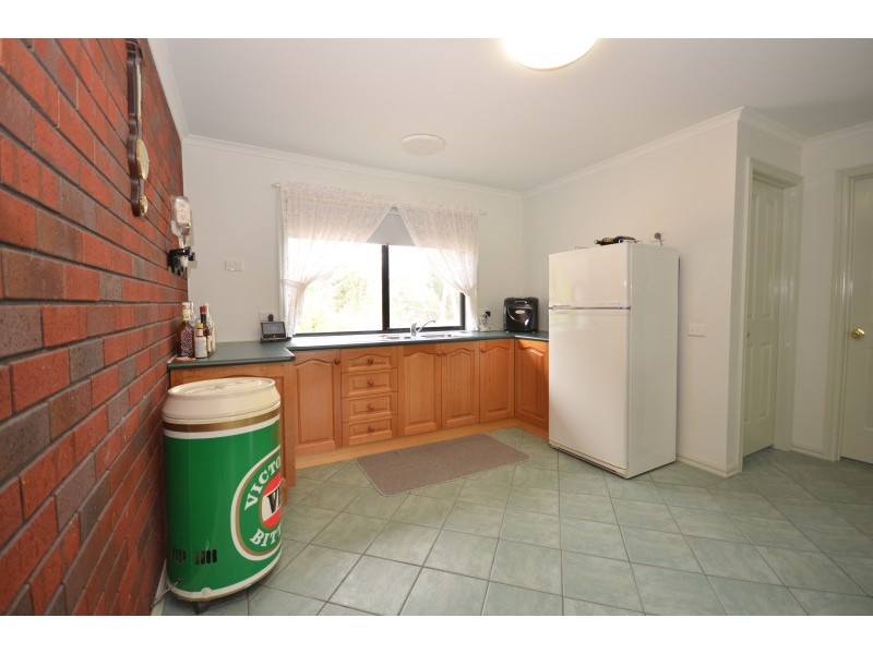 33 Adina Road, Ross Creek VIC 3351