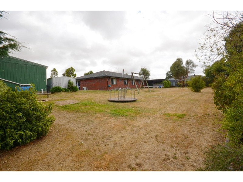 33 Adina Road, Ross Creek VIC 3351