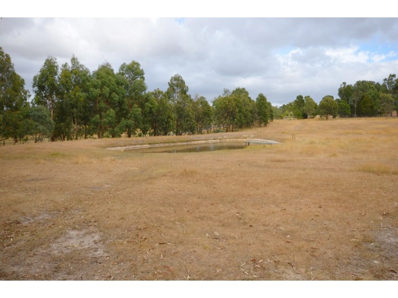 33 Adina Road, Ross Creek VIC 3351