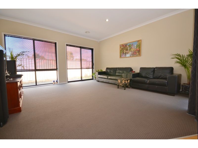 2 Therese Court, Miners Rest VIC 3352