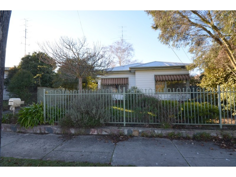 13 Longley Street, Alfredton VIC 3350