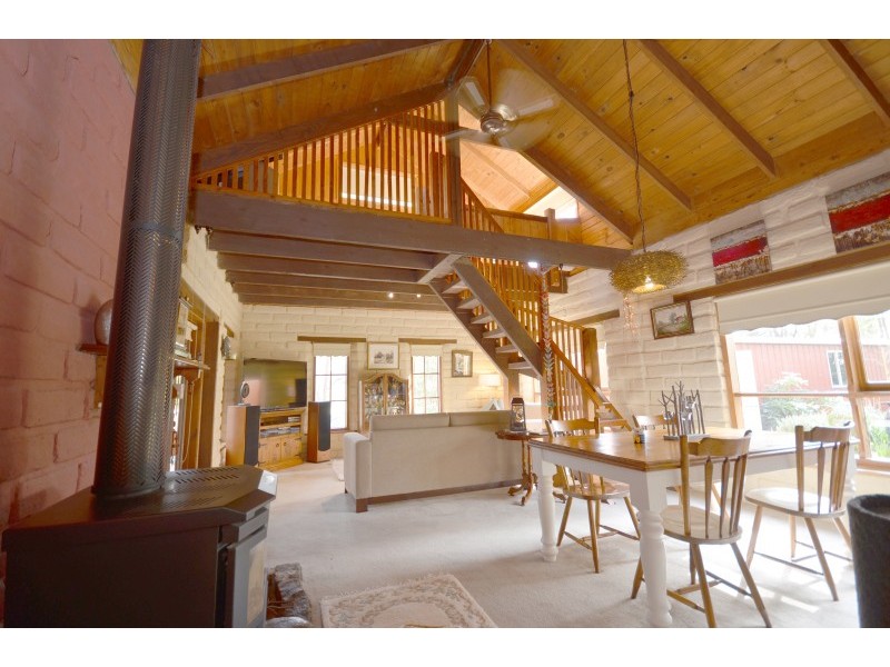 65 Laurence Drive, Snake Valley VIC 3351