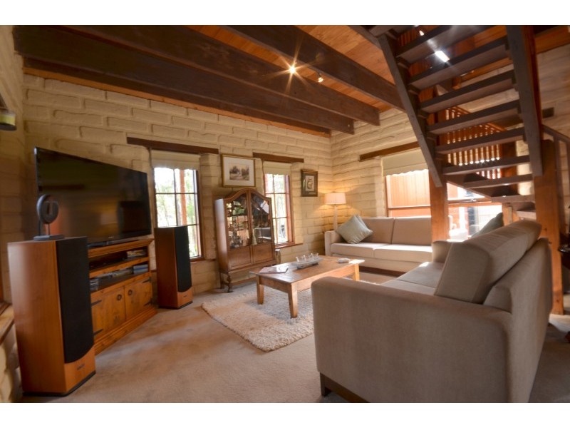 65 Laurence Drive, Snake Valley VIC 3351