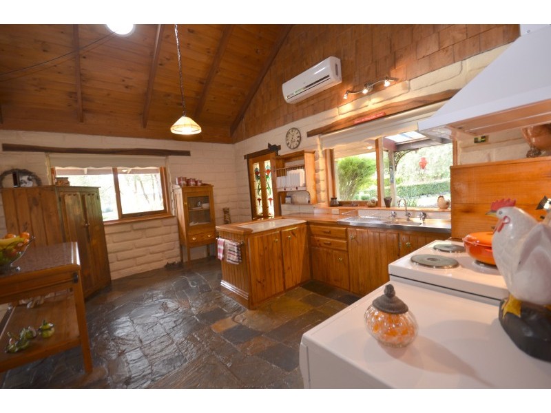 65 Laurence Drive, Snake Valley VIC 3351