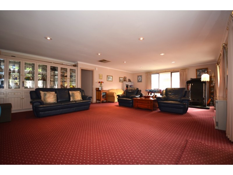 16 Ritchie Street, Brown Hill VIC 3350