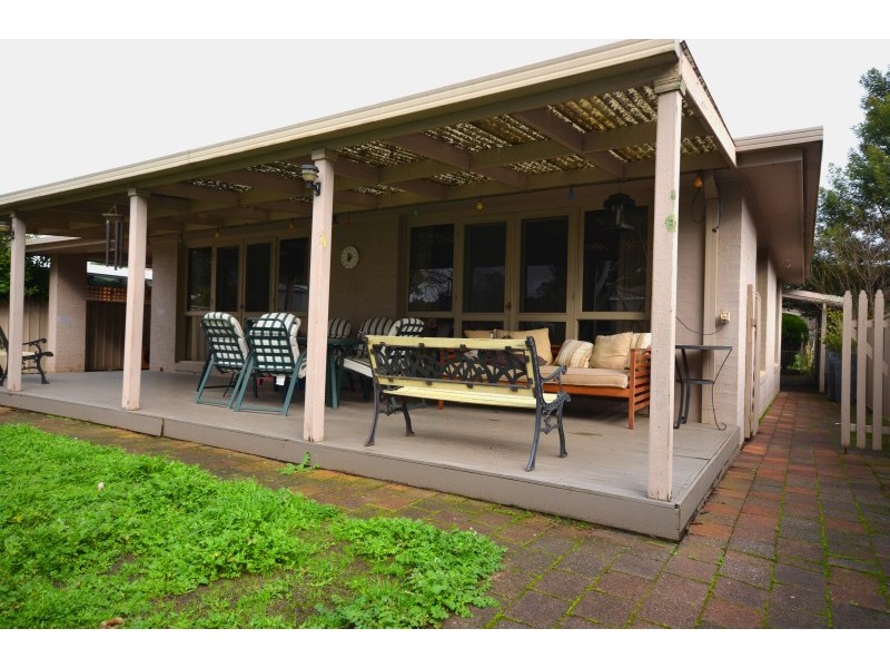 16 Ritchie Street, Brown Hill VIC 3350