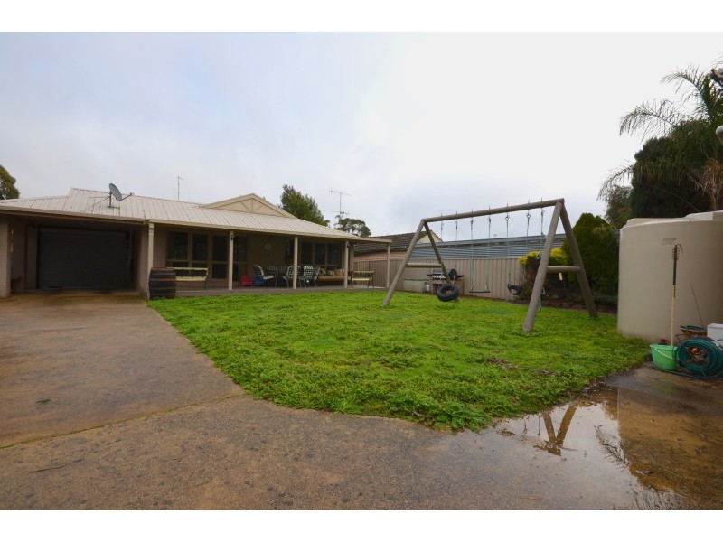 16 Ritchie Street, Brown Hill VIC 3350