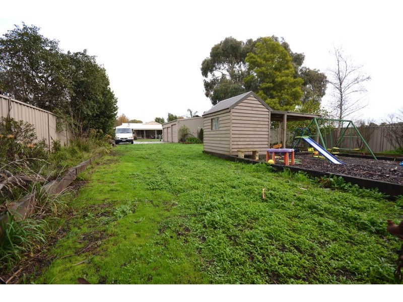 16 Ritchie Street, Brown Hill VIC 3350