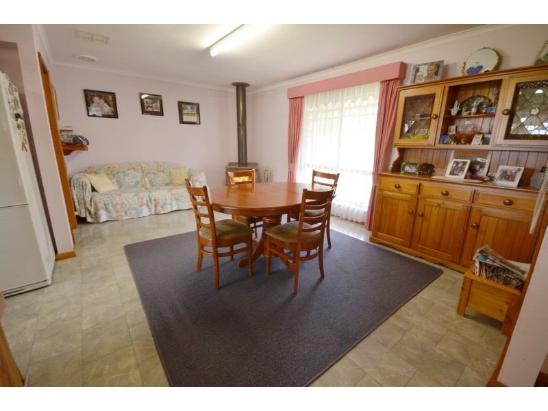 923 Geelong Road, Canadian VIC 3350