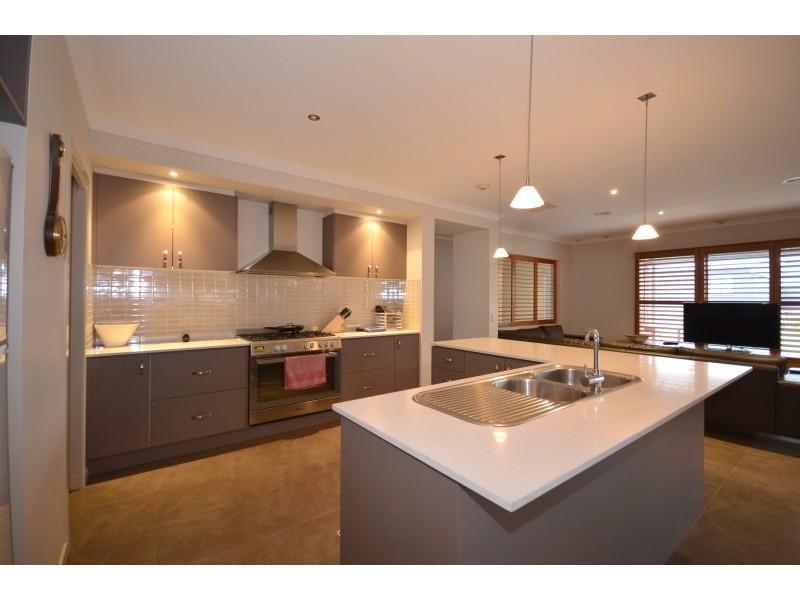 8 The Ridge, Delacombe VIC 3356