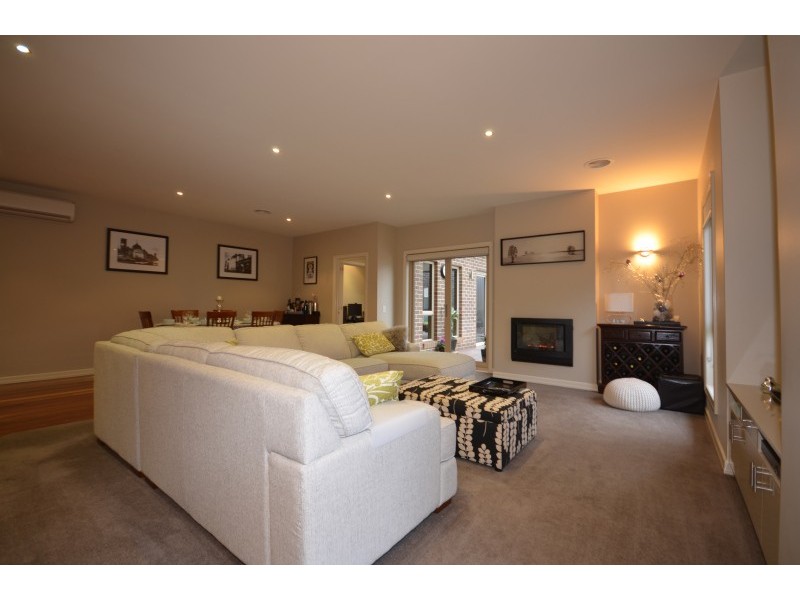 83 Alfredton Drive, Alfredton VIC 3350