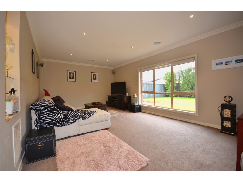 83 Alfredton Drive, Alfredton VIC 3350