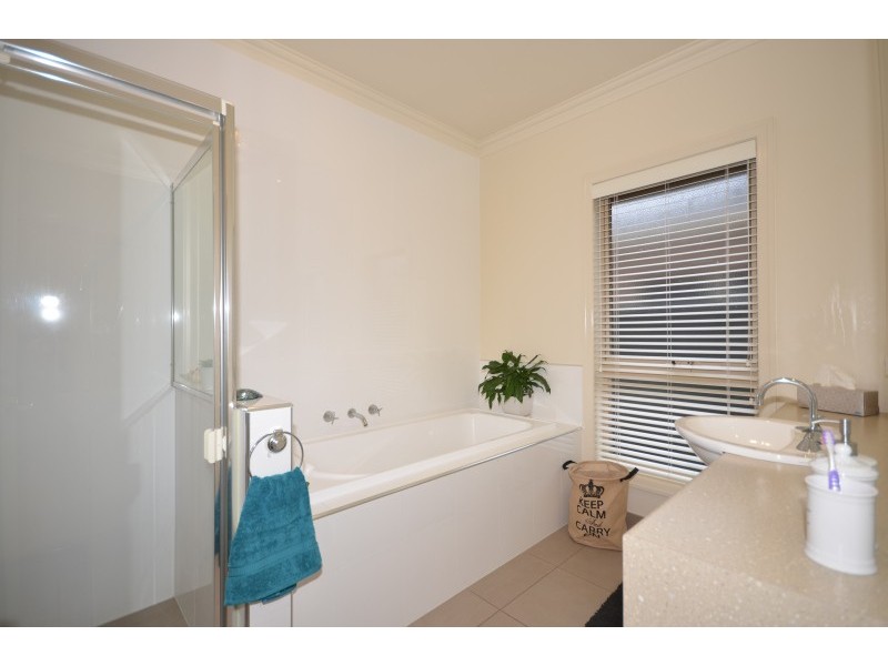 83 Alfredton Drive, Alfredton VIC 3350