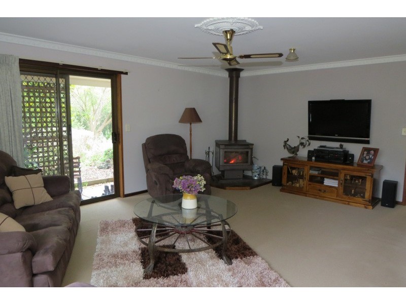 109 Post Office Road, Smythes Creek VIC 3351