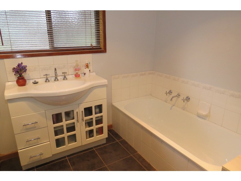 109 Post Office Road, Smythes Creek VIC 3351