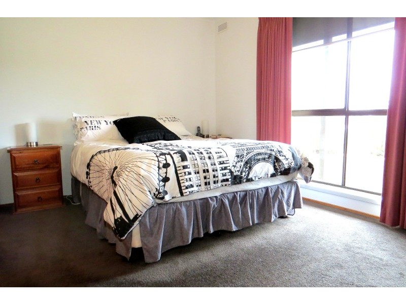 26 Howe Street, Miners Rest VIC 3352