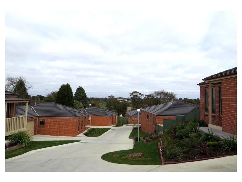 6 Newhaven Close, Mount Pleasant VIC 3350