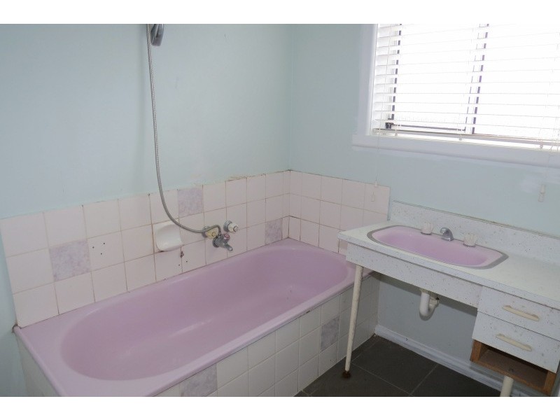 2 Albion Street, Golden Point VIC 3350