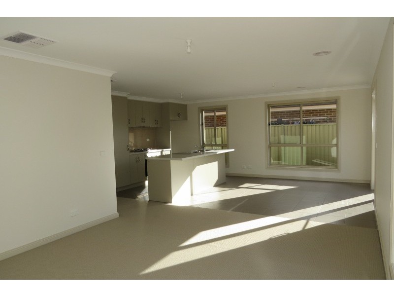 32 Dundas Street, Miners Rest VIC 3352