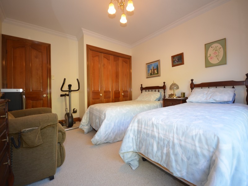 124 Finlay Street, Brown Hill VIC 3350