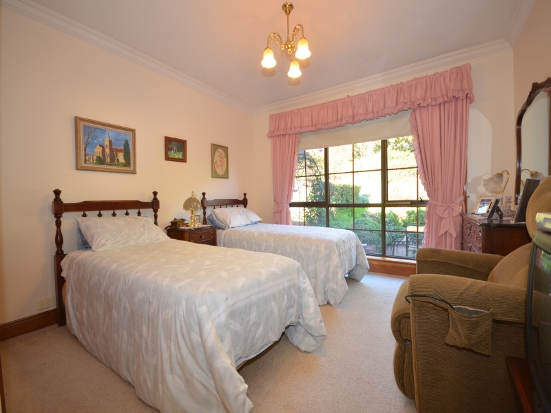 124 Finlay Street, Brown Hill VIC 3350