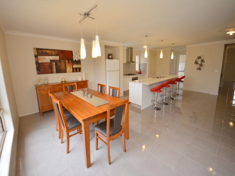 3 Carnaby Way, Canadian VIC 3350