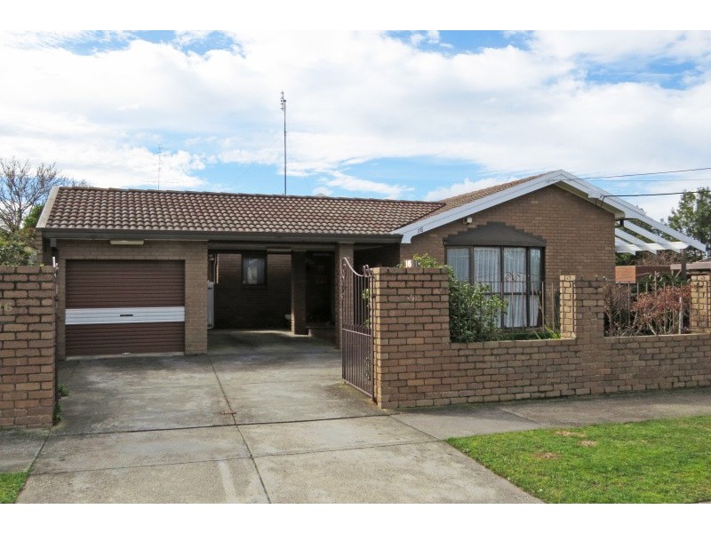 16 Goderic Street, Wendouree VIC 3355