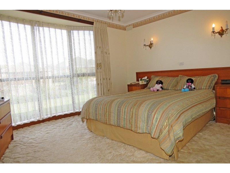 16 Goderic Street, Wendouree VIC 3355