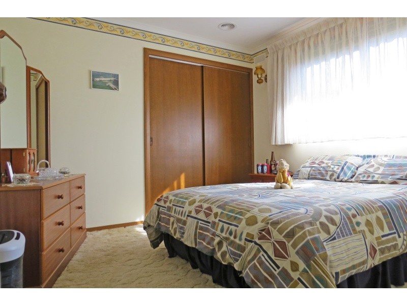 16 Goderic Street, Wendouree VIC 3355