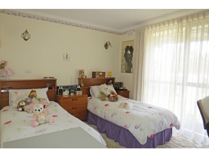 16 Goderic Street, Wendouree VIC 3355