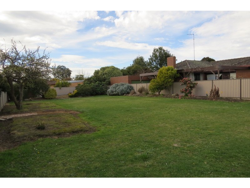 14 Goderic Street, Wendouree VIC 3355