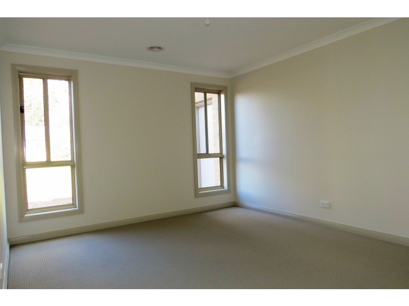 32 Dundas Street, Miners Rest VIC 3352