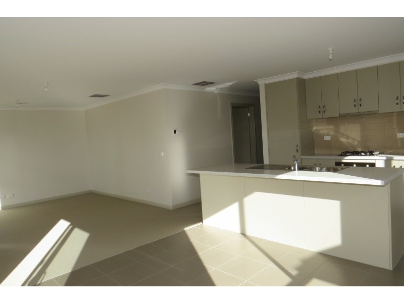 32 Dundas Street, Miners Rest VIC 3352