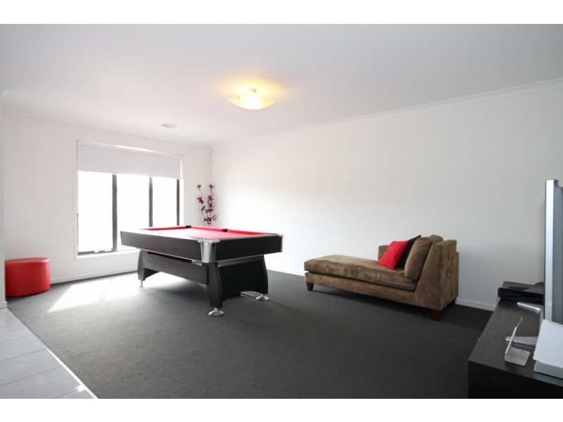 8 Oberon Street, Alfredton VIC 3350