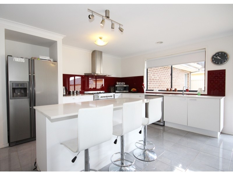 8 Oberon Street, Alfredton VIC 3350