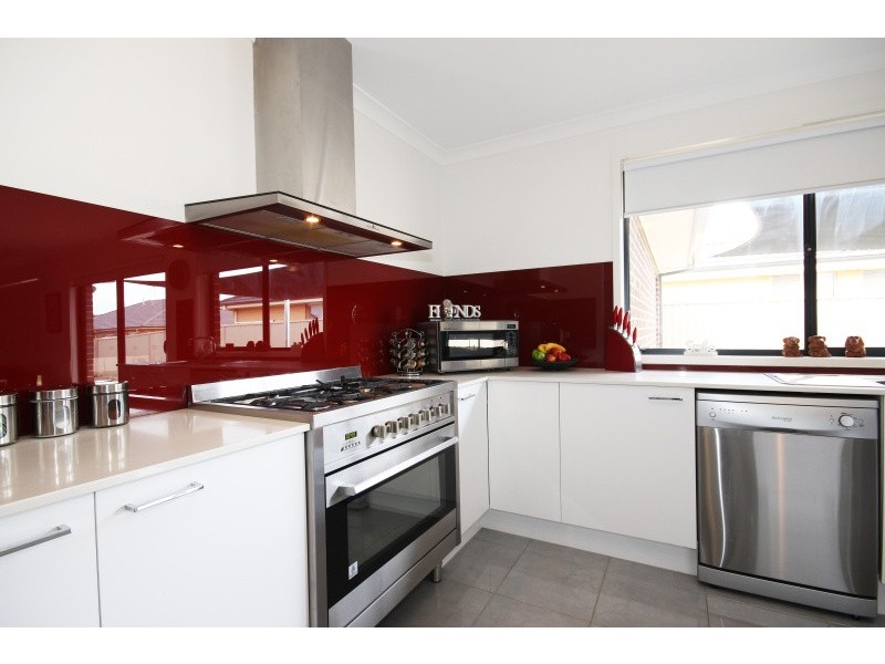 8 Oberon Street, Alfredton VIC 3350